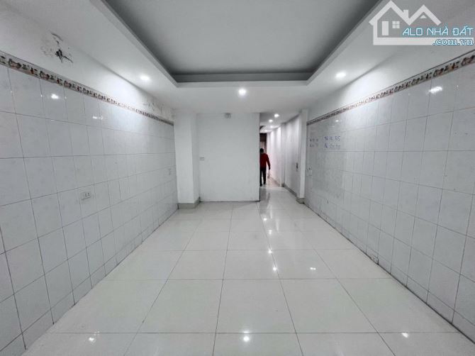 BÁN NHÀ SIÊU ĐẸP 5T THANG MÁY THẤT Ô TÔ VÀO CỔNG LẠC LONG QUÂN TÂY HỒ 50M2 MT 3.7M 11 TỶ - 2