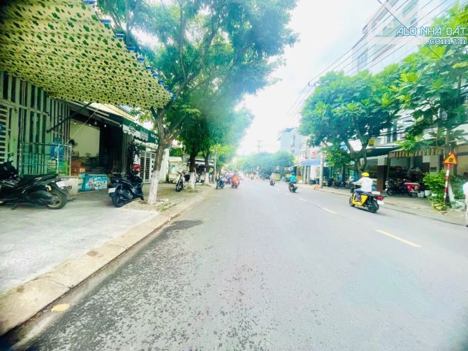 HÀNG ĐẸP GIÁ RẺ - NHÀ 2 TẦNG NGUYỄN ĐỨC TRUNG – DIỆN TÍCH KHỦNG – NGANG 10.5M – BÁN NHANH - 2
