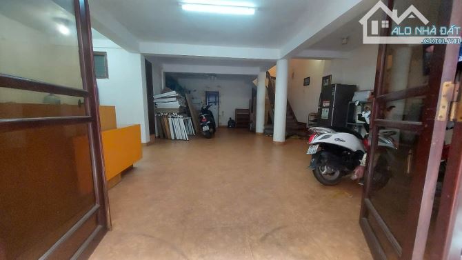 Bán nhà ngay khu Văn Cao - Hoàng Hoa Thám. DT 105m2. MT 8m. Xây 5 tầng. Ô tô tránh nhau - 2