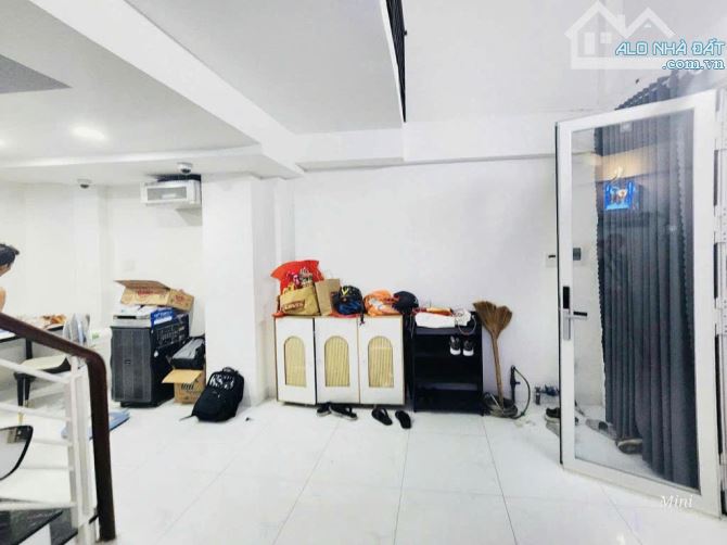 NHÀ SÁT QUẬN 1- NHÀ 4 TẦNG 38M2- NGANG 4.3M- VỪA Ở VỪA KINH DOANH. - 2