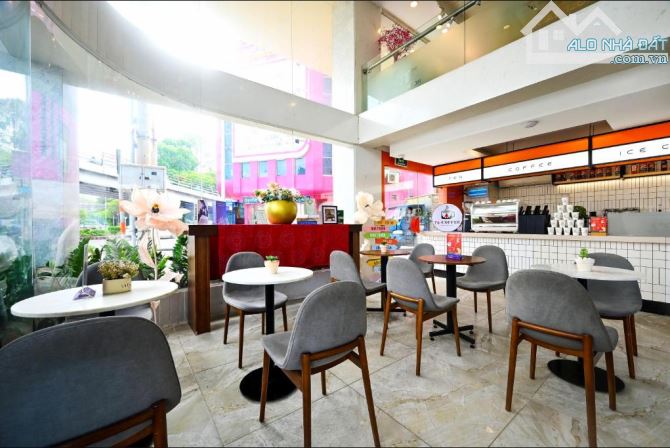 CHUYỂN NHƯỢNG KHÁCH SẠN 3 SAO 75 PHÒNG- ĐÔNG DU,Q1- NGANG 10M- GIÁ: 300 TỶ - 2