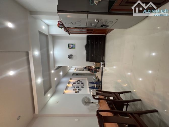 Bán nhà 3 tầng đường Dương Quảng hàm phường 5 quận gò vấp - 2