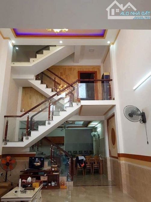 HẺM THÔNG XE HƠI HUỲNH THỊ HAI TCH 4 TẦNG PHONG CÁCH HIỆN ĐẠI GIÁ TỐT - 2