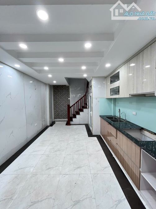 Bán nhà riêng tại phố Bùi Quốc Khái, Tây Nam Linh Đàm, 6,8 tỷ, 42m2, view đẹp, 3PN + 4WC - 2