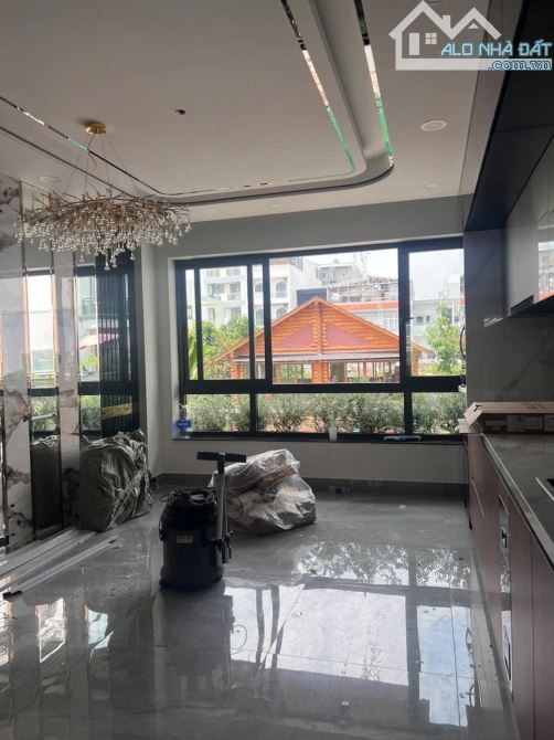 SIÊU PHẨM BIỆT THỰ MINI QUẬN 7, THANG MÁY, THIẾT KẾ CHUẨN, 5x20M, 6 TẦNG, LÂM VĂN BỀN - 2