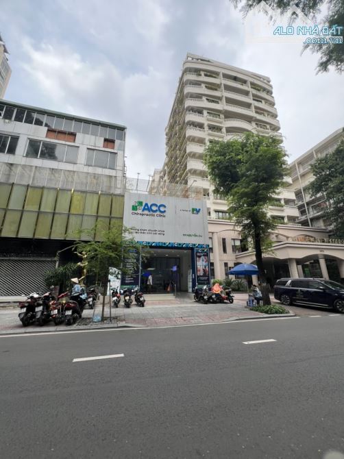 BÁN GẤP NHÀ SIÊU VỊ TRÍ MẶT TIỀN NGUYỄN DU, P BẾN THÀNH, QUẬN 1, DT: 1052M2, 2 TẦNG 600 TỶ - 1