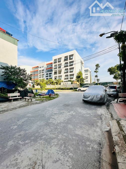 bán Gấp nhà Phố Nhổn nhỉnh 11 tỷ ô tô đỗ cửa, nhà xây mới, sát phố dt 40m2 - 2