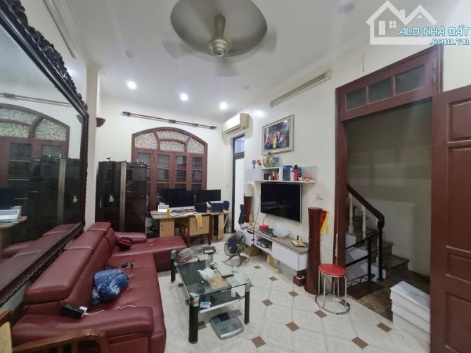 TRẦN QUỐC HOÀN - CẦU GIẤY - PHÂN LÔ -  BÀN CỜ - Ô TÔ - KINH DOANH - 13.95 TỶ - 2