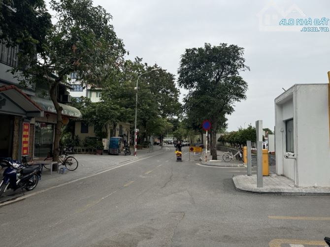 PHỐ TRẠM 32 tỷ 97m LÔ GÓC MẶT TIỀN 14m VỈA HÈ KINH DOANH ĐỈNH,LONG BIÊN - 2