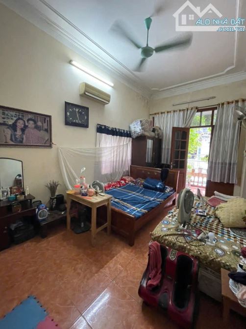 BÁN NHÀ PHỐ LỤA_LÔ GÓC 3 MẶT THOÁNG_MẶT TIỀN RỘNG_Ô TÔ TRÁNH_KINH DOANH_70/61M²x3T_13 TỶ 3 - 3