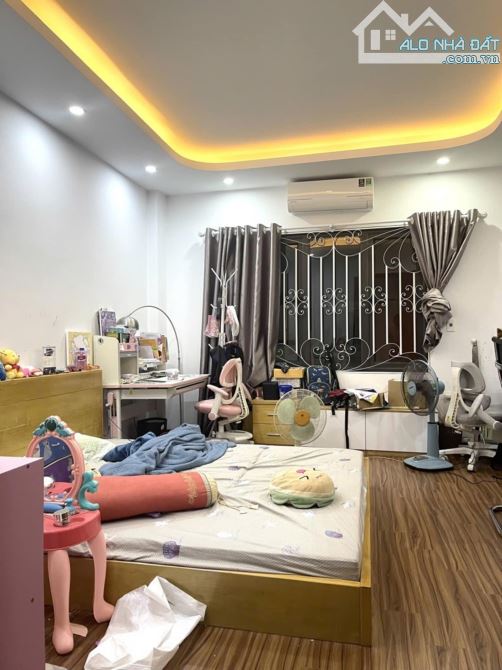 Nhà đẹp ở luôn Cổ Nhuế Bắc Từ Liêm. Sổ vuông 30m, 5 tầng 3 ngủ MT4m1 Giá 6 tỷ - 3