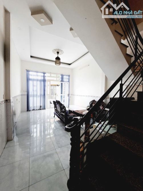 👉 NGANG LỚN ( 4.5x18 ) 80m² - 3TẦNG ĐÚC BTCT - 4PN - HẺM XE HƠI TRÁNH - SỔ A4 - 6.5 TỶ TL - 3