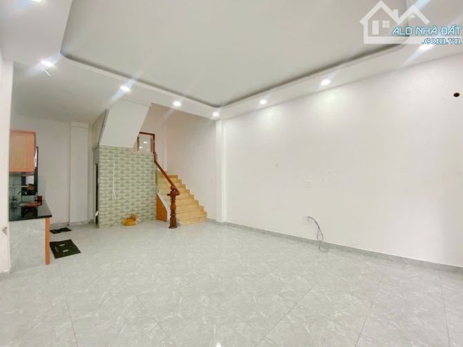 Bán nhà MTKD ngay Nguyễn Sơn quận Tân Phú 5 x 10-3 tang chỉ 6.7 ty tl - 3