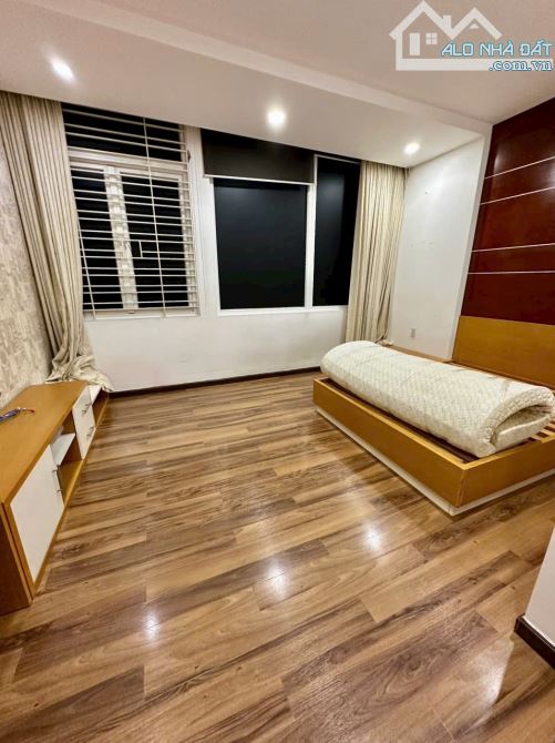 Nhà ngang 5 dài 10 4 tầng đường nguyễn thị tần p2 q8 - 3