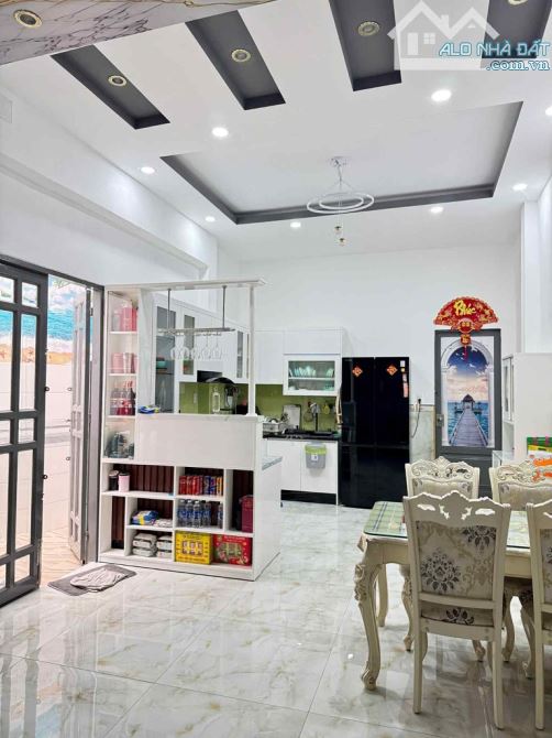 HÓT: 10,3 TỶ, SIÊU MT GIÁP LÊ THÚC HOẠCH, TÂN PHÚ - 123M2- 3 TẦNG LUNG LINH - 3