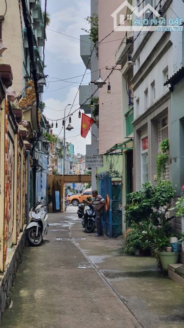 BÁN GẤP NHÀ NGUYỄN VĂN CỪ, P. NGUYỄN CƯ TRINH, Q.1 DT 52 M2 GIÁ CHỈ 8.1 TỶ TL - 3