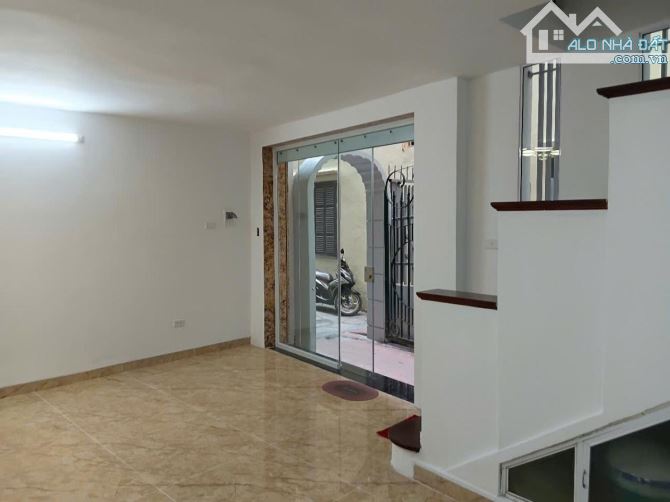 HÀNG NÓNG Cầu Giấy cần bay nhanh 40m2x5tầng , Mt 6m giá chỉ 9tỷ - 3