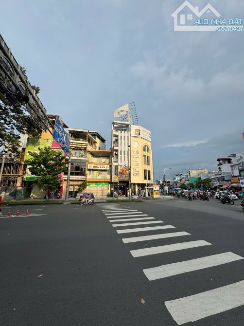 Mặt tiền 5 lầu đường Trần Hưng Đạo- Nguyễn Văn Cừ ( 4x 20m ) Quận 1.Giá bán: 42 Tỷ. - 3