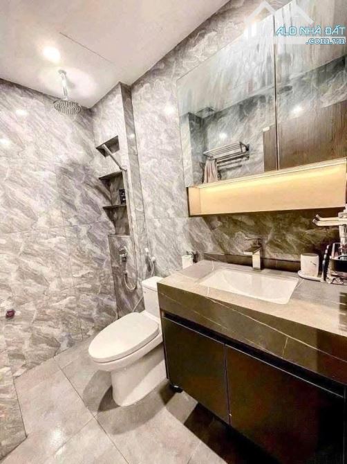 Bán Nhà Ngoạ Long, Ô tô đỗ cửa, Thang Máy, 43m2. Giá 8,4 tỷ - 3