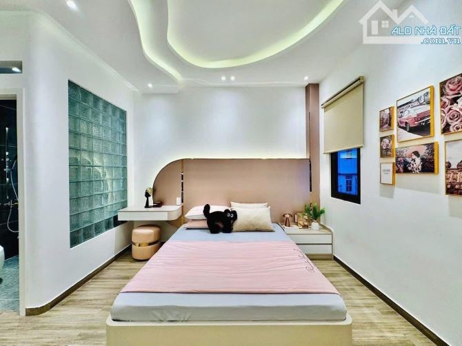 Chủ hạ giá cực sâu căn nhà ngay đường Nguyễn Hiền,P.4,Quận 3-Giá:6tỷ060/65m2(5x13m) - 3