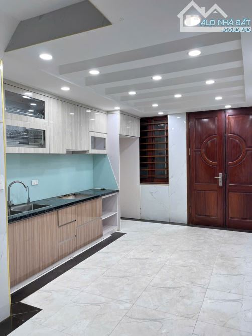Bán nhà riêng tại phố Bùi Quốc Khái, Tây Nam Linh Đàm, 6,8 tỷ, 42m2, view đẹp, 3PN + 4WC - 3