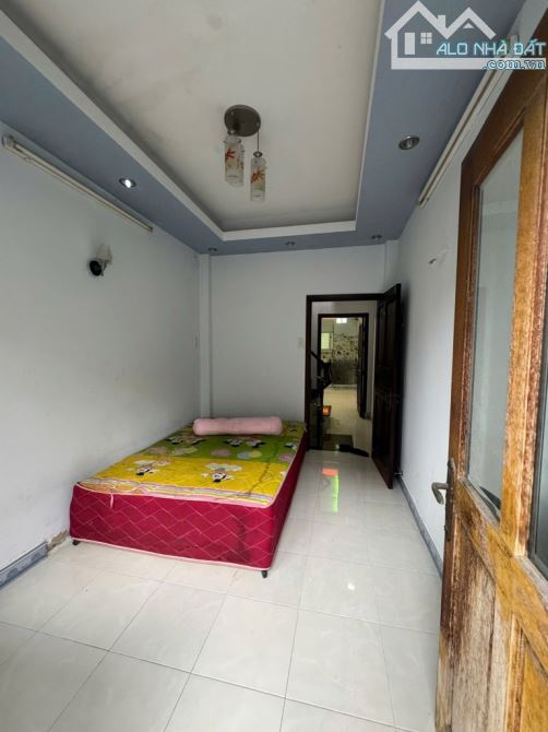Hẻm xe hơi, ngay chợ Ông Địa, 4 tầng, Lạc Long Quân, diện tích: 42m2. - 3
