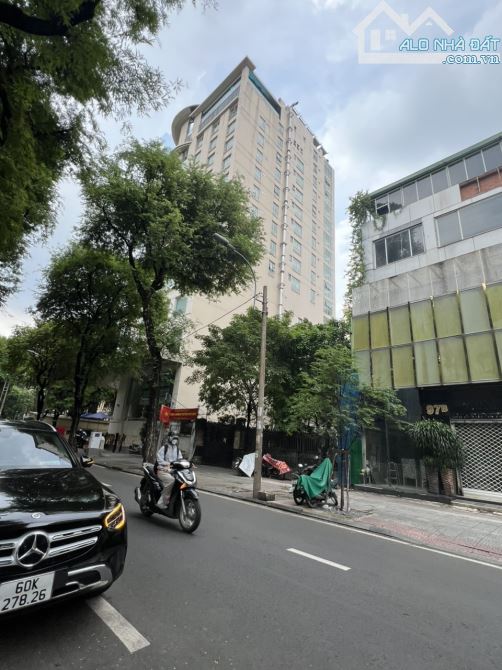BÁN GẤP NHÀ SIÊU VỊ TRÍ MẶT TIỀN NGUYỄN DU, P BẾN THÀNH, QUẬN 1, DT: 1052M2, 2 TẦNG 600 TỶ - 2