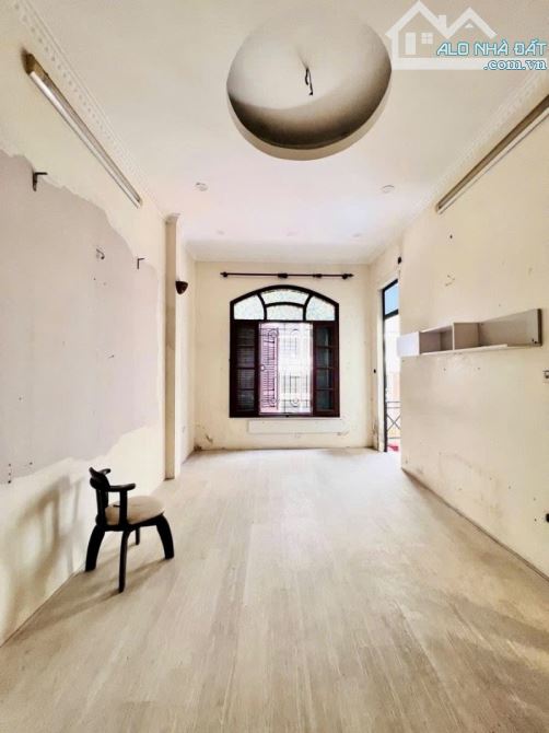 TRẦN QUỐC HOÀN - CẦU GIẤY - PHÂN LÔ -  BÀN CỜ - Ô TÔ - KINH DOANH - 13.95 TỶ - 3