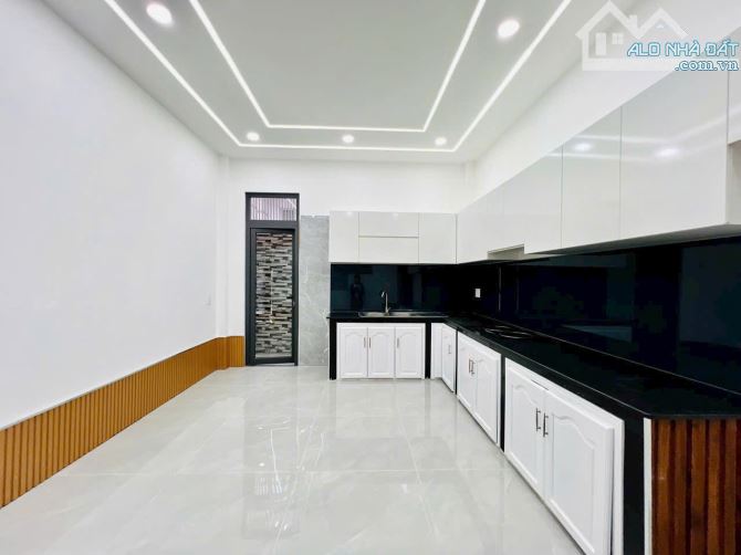 Chỉ 13.5 tỷ có MTKD quán KARAOKE 4 tầng DT 40 triệu 80m2 gần trường Nguyễn Du vị trí VÀNG. - 4