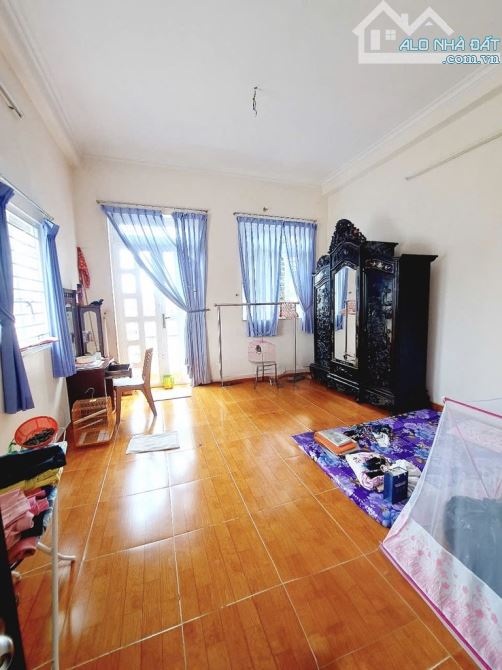 👉 NGANG LỚN ( 4.5x18 ) 80m² - 3TẦNG ĐÚC BTCT - 4PN - HẺM XE HƠI TRÁNH - SỔ A4 - 6.5 TỶ TL - 4