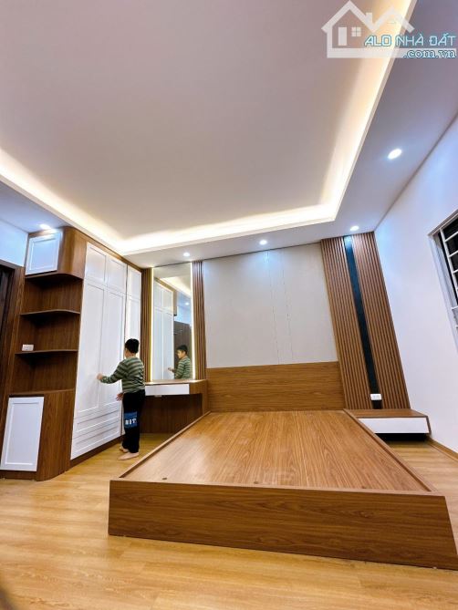 Nhà Liên Mạc -Bắc Từ Liêm 10M RA Ô TÔ - GẦN PHỐ - NỘI THẤT ĐẸP 38m -5 Tầng -mt6 m giá 5.8 - 4