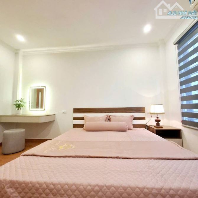 NHÀ THIẾT KẾ ĐẸP THẠCH BÀN ,CỔ LINH - 48M 5,45TY -BAN CÔNG -VIEW THOÁNG - 5 TẦNG NGÕ RIÊNG - 4