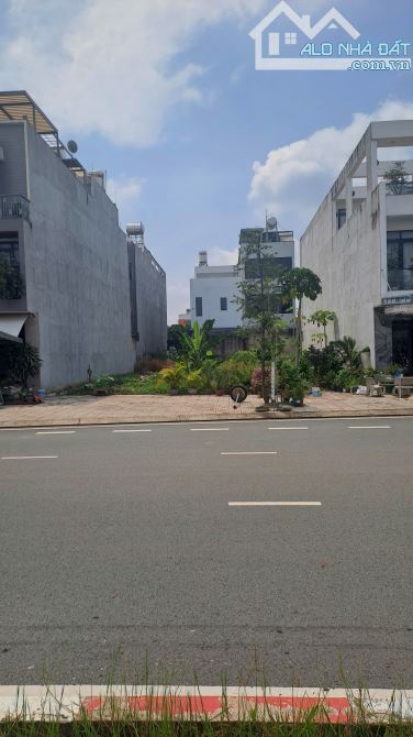 CHÍNH CHỦ Gửi BÁN LÔ ĐẤT TÁI ĐỊNH CƯ - GIÁ TỐT - PHÁP LÝ RÕ RÀNG - Mặt Tiền Kinh Doanh. - 4
