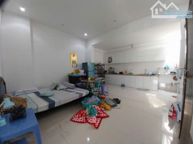 Nhà 4 tầng Mặt tiền đường LÊ THỊ RIÊNG, phường THỚI AN, Q12, dt 77,3m2 (5mx17m), Đường 30m - 4