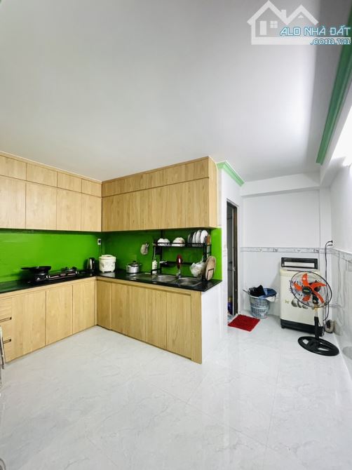 Bán gấp nhà 2 tầng Lã Xuân Oai, Tăng Nhơn Phú A, cách Lê Văn Việt 20m, 68m2, nhĩnh 4 tỷ - 4