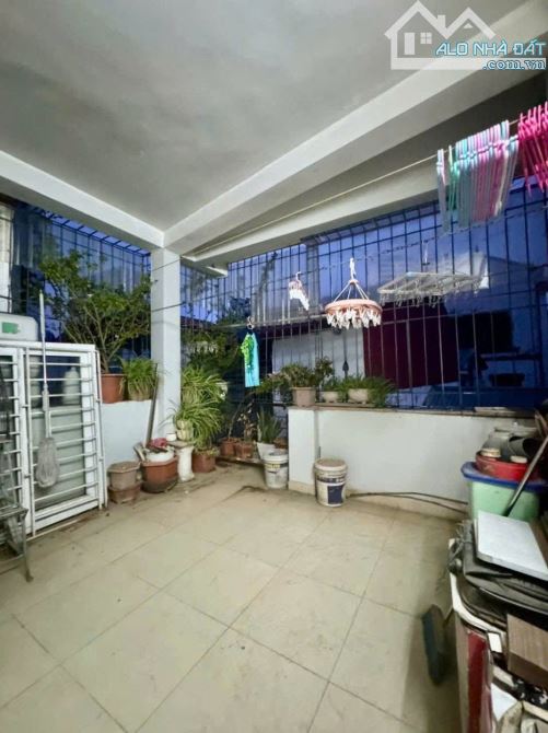 ĐỘI CẤN - NHÀ ĐẸP DÂN XÂY - NỘI THẤT GỖ LIM CAO CẤP - GẦN PHỐ - TRƯỚC NHÀ THOÁNG SÁNG - 4