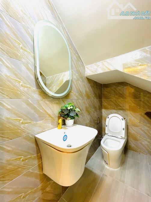 SIÊU PHẨM MỚI XÂY - 5 TẦNG - Ô TÔ NGỦ TRONG NHÀ - CÁCH 1 CĂN RA MẶT TIỀN - FULL NỘI THẤT X - 4