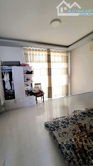 BÁN NHÀ 4 TẦNG 3Hẻm XE HƠI ĐƯỜNG ĐÔNG HƯNG THUẬN 26 QUẬN 12 - 4