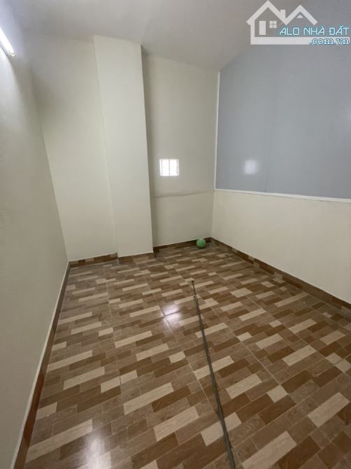 BÁN NHÀ SÁT MT QUANG TRUNG - HẠNH THÔNG TÂY - 4M x 9M - 4 TẦNG - 1 TRỤC - CHỈ 6.150 TỶ - 4