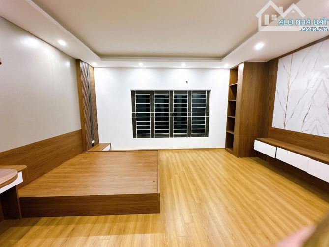 Nhà Liên Mạc -Bắc Từ Liêm 10M RA Ô TÔ - GẦN PHỐ - NỘI THẤT ĐẸP 38m -5 Tầng -mt6 m giá 5.8 - 5