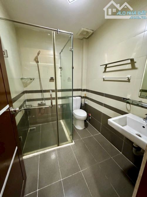Nhà ngang 5 dài 10 4 tầng đường nguyễn thị tần p2 q8 - 5