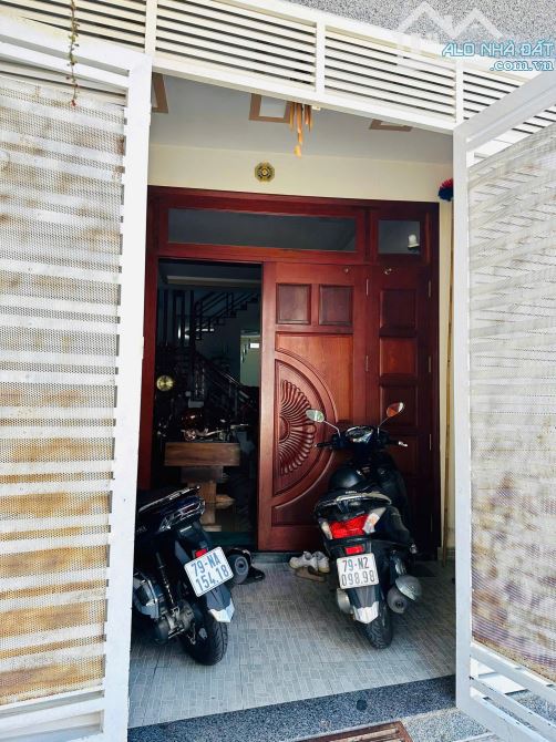NHÀ 4 TẦNG Mặt Tiền Đường CHÂU VĂN LIÊM - CÓ THANG MÁY + FULL NỘI THẤT GỖ XỊN - 5