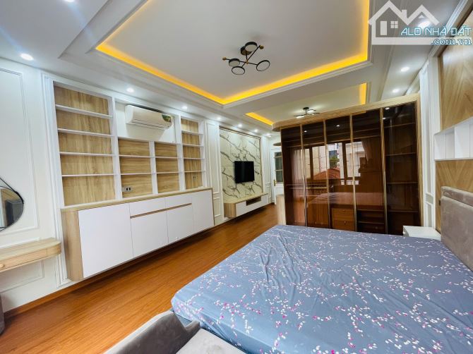 Siêu hiếm! Căn nhà 40m2 xây 5 tầng vuông vắn, gần Hồ Tây, trung tâm phố Võng Thị, Tây Hồ. - 5