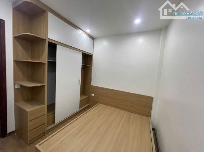 EM ĐANG CẦN BÁN CĂN NHÀ 35M2 TẠI PHỐ KIM GIANG NHÀ CÁCH ĐƯỜNG Ô TÔ CHỈ ĐÚNG 5M - 5