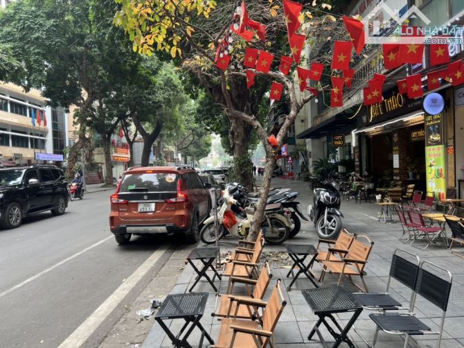 BÁN NHÀ HOÀN KIẾM- GẦN NHÀ HÁT LỚN - 3 TẦNG - NHỈNH 14 TỶ - 5