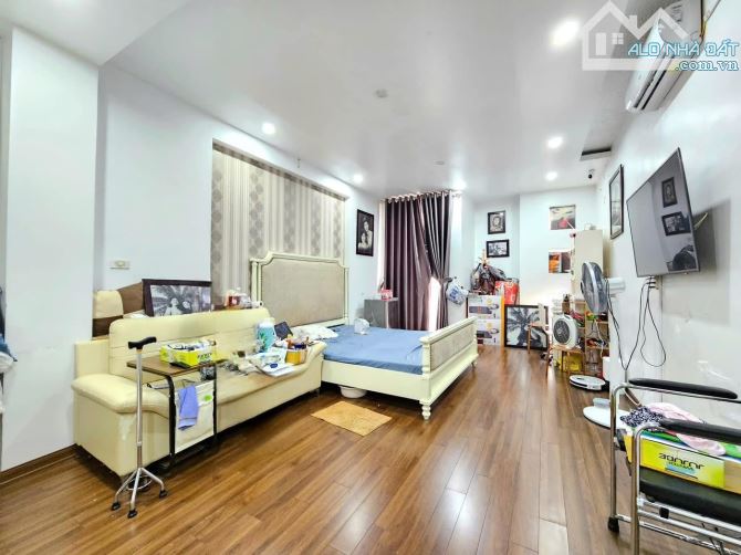 🌳Chủ chuyển nhà to hơn nên bán căn nhà 5 tầng khu 333 Văn Cao - 72m2 - Giá 7,6 tỷ - 6