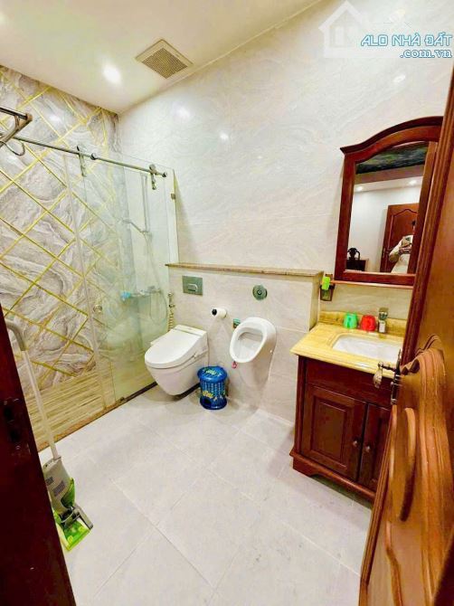 Siêu Biệt Thự đường Ông Ích Khiêm Q11  (7 * 26m) DTCN : 182m2   4 lầu   24,5 tỷ - 6