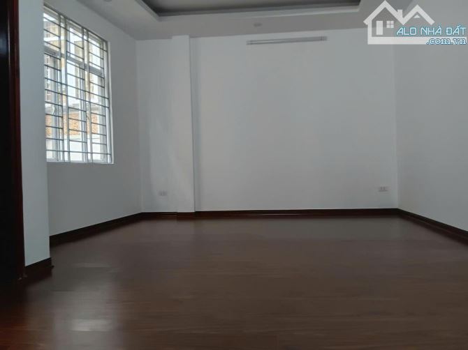 HÀNG NÓNG Cầu Giấy cần bay nhanh 40m2x5tầng , Mt 6m giá chỉ 9tỷ - 6