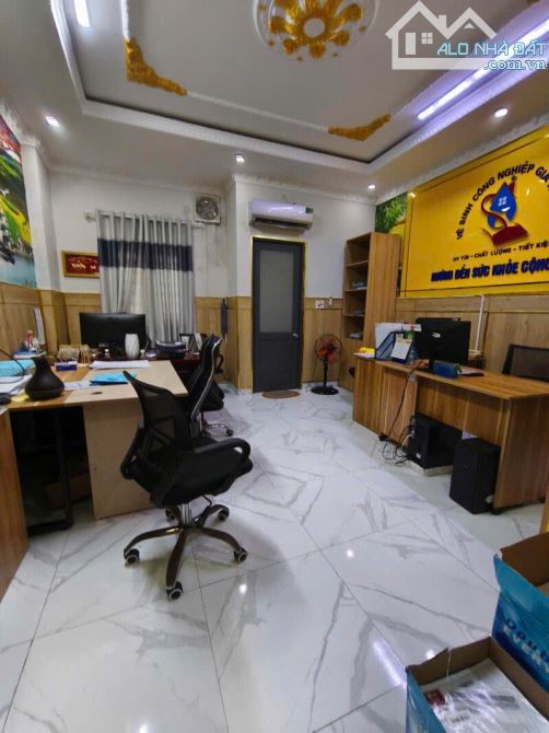 NHÀ ĐẸP HXH ĐƯỜNG TRẦN THỊ CỜ PHƯỜNG THỚI AN QUẬN 12 HƠN 5 TỶ- 4 TẦNG 7PN- DT 68m2 NỞ HẬU - 7