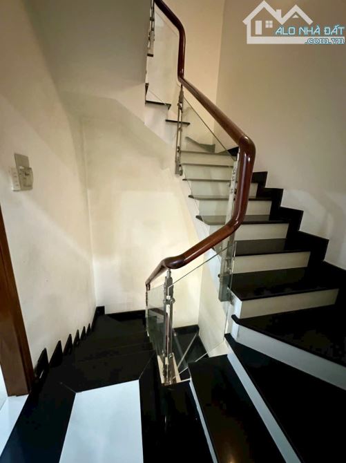 Nhà ngang 5 dài 10 4 tầng đường nguyễn thị tần p2 q8 - 7